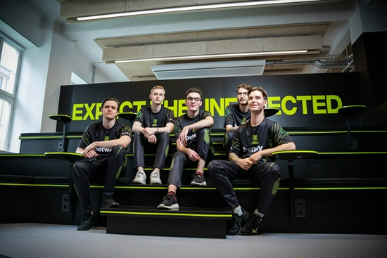 2024年中国主机游戏市场规模激增至44.88亿元